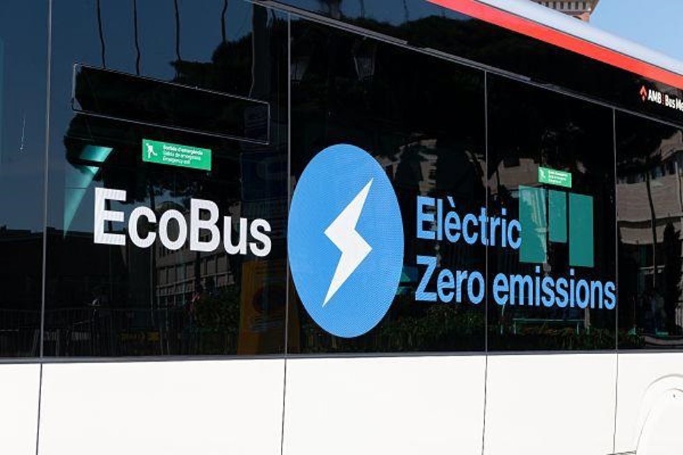 Archivo - Bus eléctrico de TMB