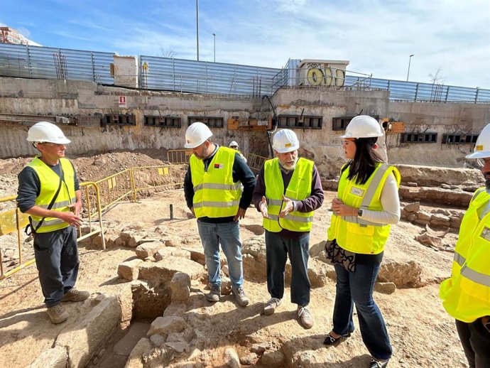 El Ayuntamiento supervisa las excavaciones arqueológicas en Benalúa Sur tras hallar restos de siglos VI y VII