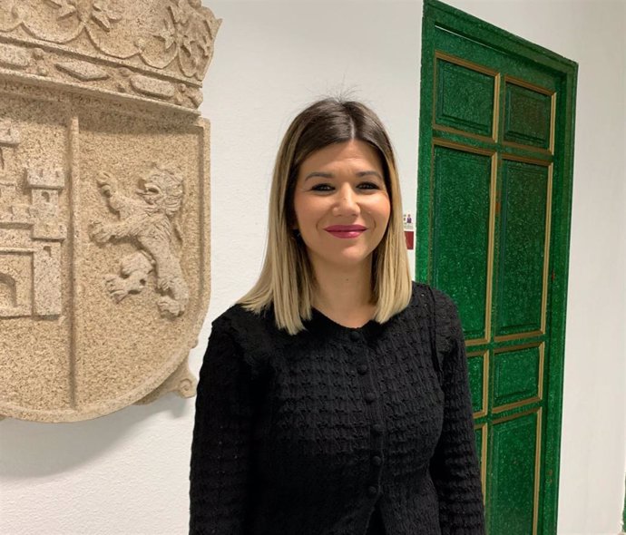 Archivo - Encarna Solís, concejala de la Mujer del Ayuntamiento de Cáceres