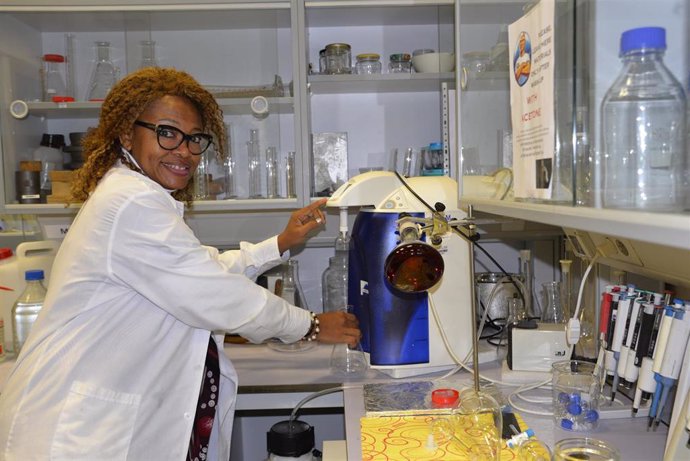 El IRICA acoge a una de las científicas del programa de la Fundación Mujeres por África para investigar en el campo de la biomedicina.