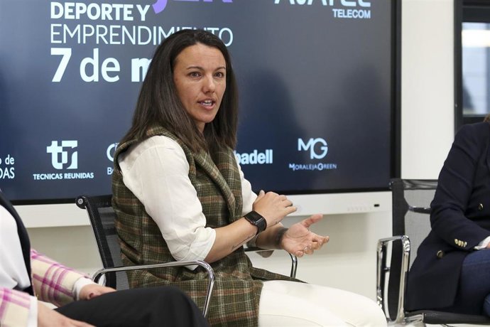 La exfutbolista y embajadora de LaLiga Anar Lomba durante su participación en la Jornada Mujer, Deporte y Emprendimiento de Fundal