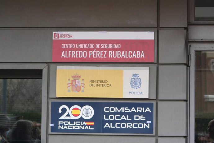 El Gobierno homenajea a Alfredo Pérez Rubalcaba en el Centro Unificado de Seguridad de Alcorcón que ya lleva su nombre.