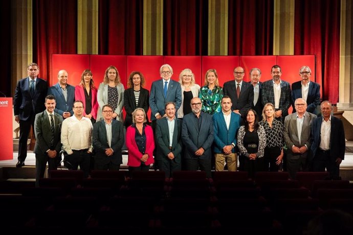 Archivo - Sánchez Llibre amb els representants del Consell Territorial de la Pime de Foment del Treball