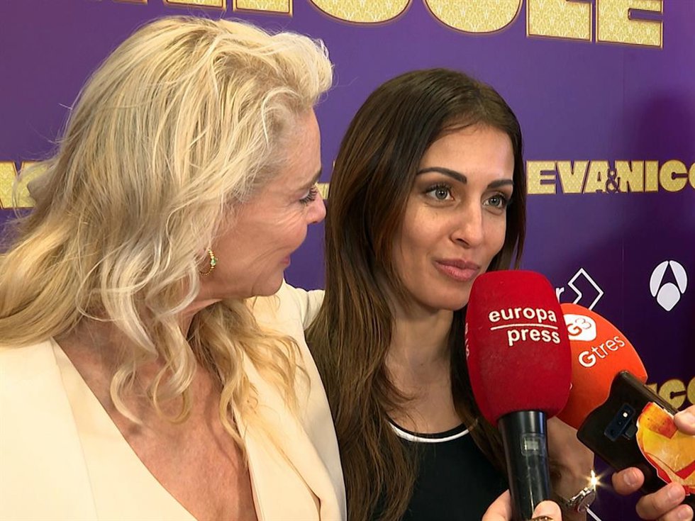 BELÉN RUEDA E HIBA ABOUK EN LA PRESENTACIÓN DE 'EVA & NICOLE'