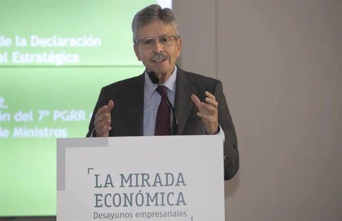El presidente de Enresa, José Luis Navarro, durante su conferencia.