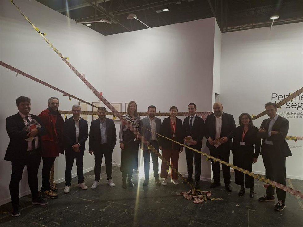 Visita de las autoridades del Govern, el Consell de Mallorca y el Ayuntamiento de Palma a ARCO.