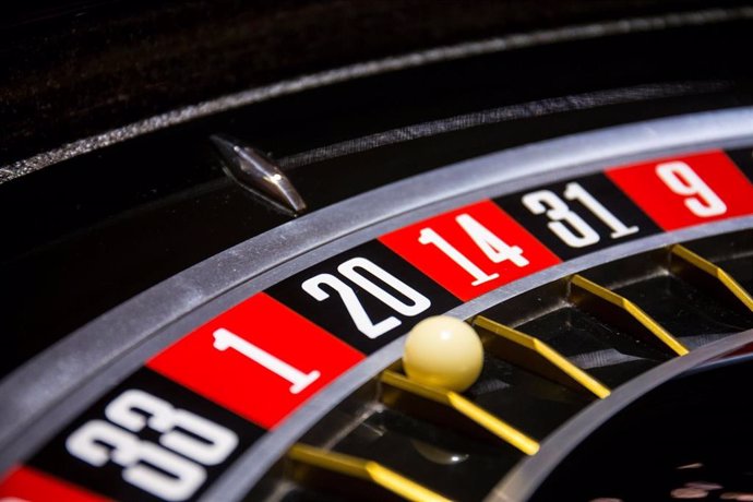 Archivo - Detalle de la ruleta en un casino.