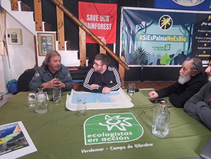 Miguel Urbán con Antonio Muñoz en San Roque.