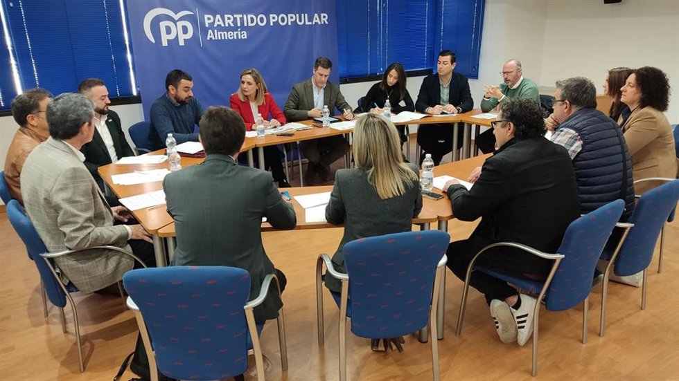 PP se reúne con asociaciones profesionales de Policía Nacional y Guardia Civil.