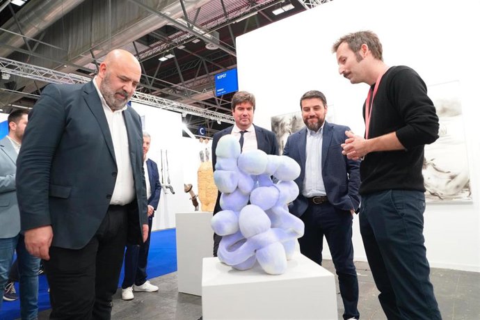El alcalde de Palma, Jaime Martínez, junto a otros representantes de Cort en la feria ARCO.