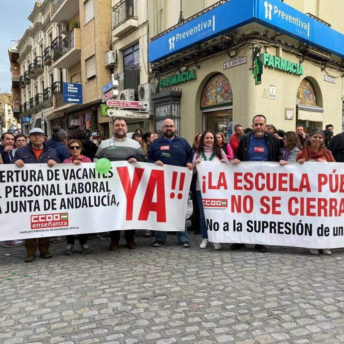 Protesta en Morón contra la supresión de unidades educativas