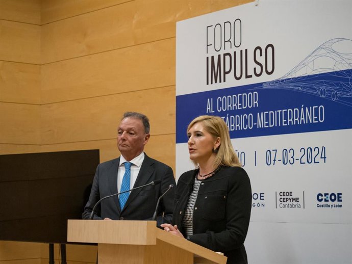 La consellera d'infraestructures, Medi ambient i Aigua de la Comunitat Valenciana, Salomé Pradas, durant la seua intervenció a Logronyo al Fòrum Impulse del Corredor Cantàbric-Mediterrani