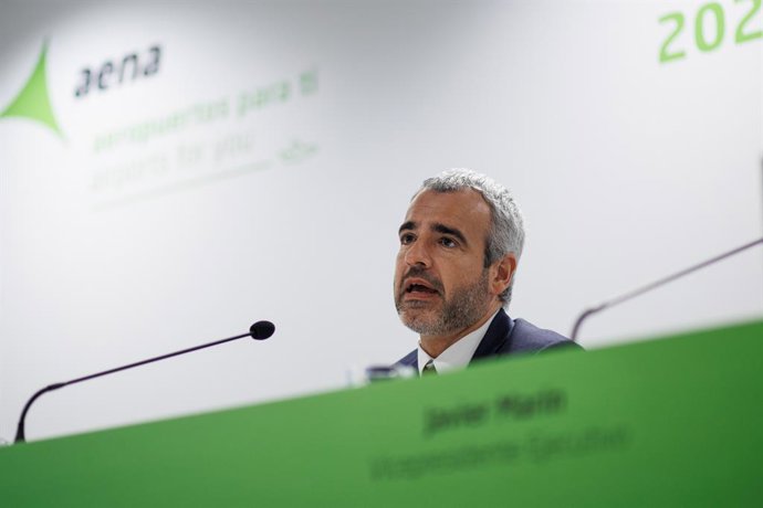 El presidente y consejero delegado de Aena, Maurici Lucena, durante una rueda de prensa, en el Aeropuerto Adolfo Suárez Madrid-Barajas, a 7 de marzo de 2024, en Madrid (España). 