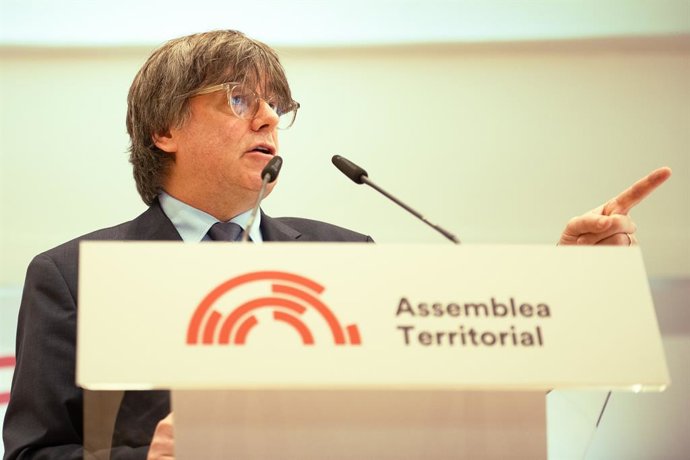 El presidente del Consell de la República, Carles Puigdemont, interviene durante la constitución de la Asamblea Territorial del Consell de la República, a 2 de marzo de 2024, en Latour-Bas-Elne (Francia). Ayer, 1 de marzo, se constituyó el Gobierno del 