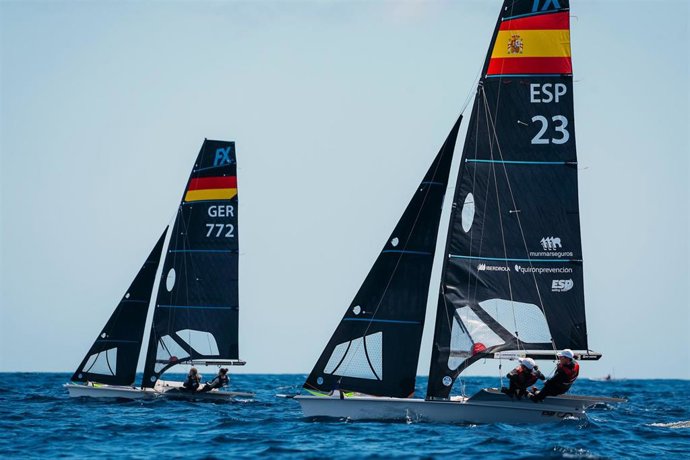 Támara Echegoyen y Paula Barceló, durante el Campeonato del Mundo de la clase 49erFX.