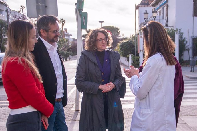 La consellera de Feminismes i Igualtat del Govern, Tània Verge, durant la seva visita a Sitges aquest dijous.