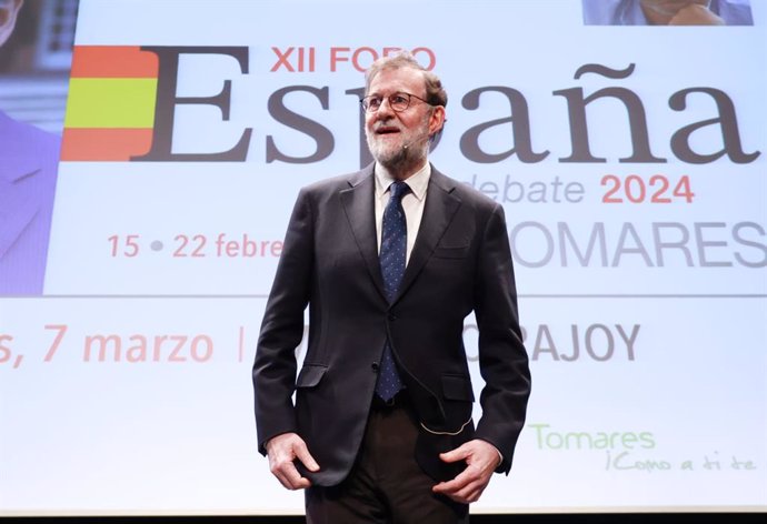 El expresidente del Gobierno y del PP Mariano Rajoy, este jueves en Tomares (Sevilla)
