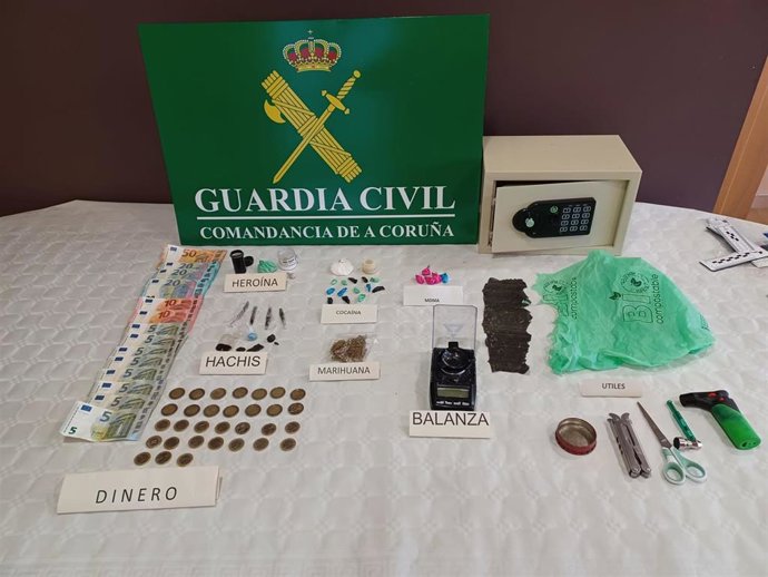 Detenida una vecina de Ribeira como autora de tráfico de drogas tras una alerta de un conductor de autobús