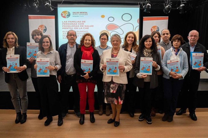 Archivo - Representantes de Salud Mental Euskadi en una comparecencia en San Sebastián