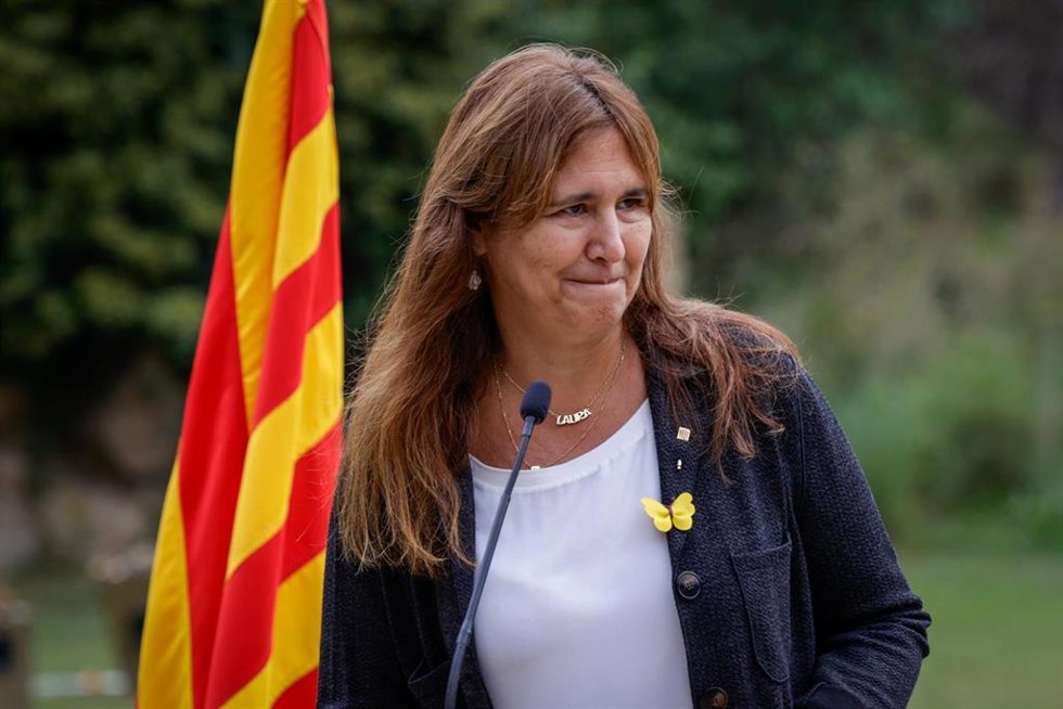 Archivo - La presidenta de Junts, Laura Borrs, interviene tras una ofrenda floral en la tumba del expresidente de la Generalitat, Lluís Companys, en el Cementiri de Montjuc, a 15 de octubre de 2023, en Barcelona, Catalunya (España).