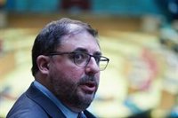 Unai Hualde presenta una declaración para que el Parlamento foral condene el intento de asalto a la Cámara