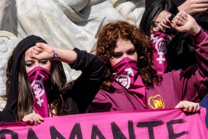 Manifestazione in occasione della Giornata Internazionale della Donna indetta dal movimento femminista Non Una di Meno  tenutasi a Roma, Venerd&#xec;, 08 Marzo 2024 (foto Mauro Scrobogna / LaPresse) ..Demonstration on the occasion of International Women\'