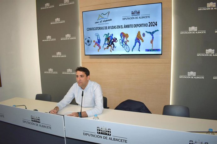 El diputado provincial de Deportes, Dani Sancha, en rueda de prensa.