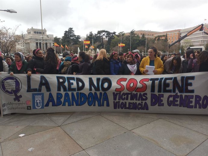 Protesta convocada por la Plataforma de Trabajadoras de la Red de Violencia de Género del Ayuntamiento de Madrid