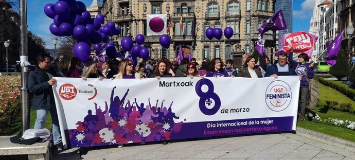 Concentración de UGT-Euskadi con motivo del Día Internacional de la Mujer.