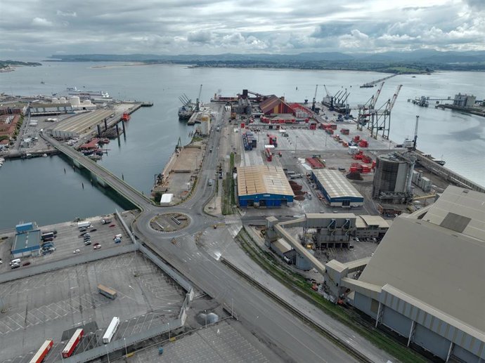 El Puerto de Santander mueve 1,22 millones de toneladas hasta febrero, un 14,6% más