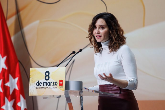 La presidenta de la Comunidad de Madrid, Isabel Díaz Ayuso,  preside el acto institucional de entrega de los Reconocimientos 8 de Marzo, en la Real Casa de Correos, a 8 de marzo de 2024, en Madrid (España).