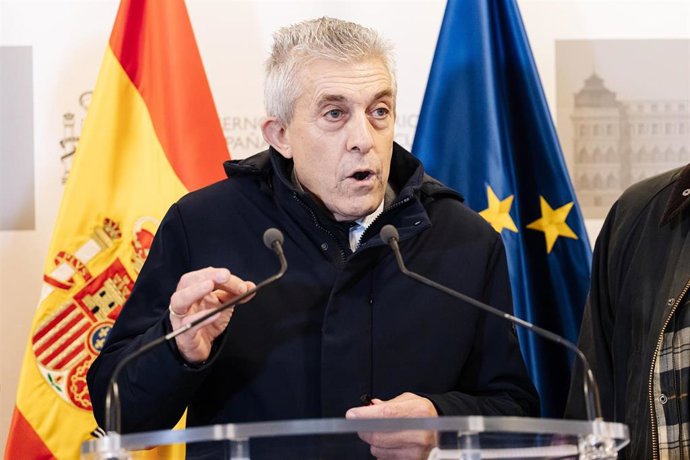 Archivo - El consejero de Agricultura y Ganadería del Gobierno de Aragón, Ángel Samper.