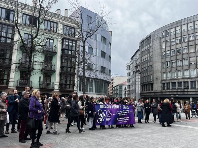 Concentración por el 8M en Torrelavega