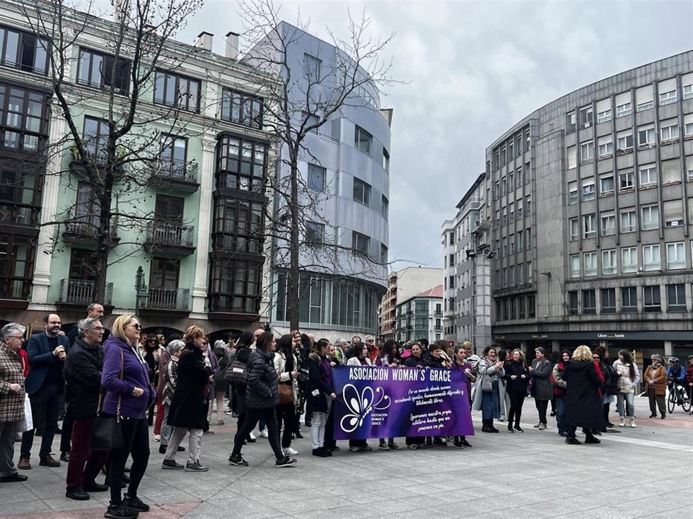 Concentración por el 8M en Torrelavega