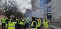 Un grupo de agricultores corta la calle y se concentra ante la Consejería en Valladolid para pedir "un frente común"