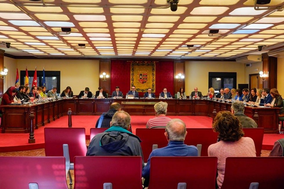 Archivo - Pleno de Móstoles.
