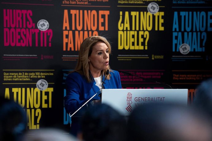 Archivo - La vicepresidenta segunda y consellera de Servicios Sociales, Igualdad y Vivienda, Susana Camarero.