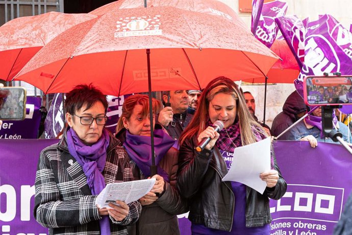 Los sindicatos UGT y CCOO leen una nota conjunta por el 8M en Soria