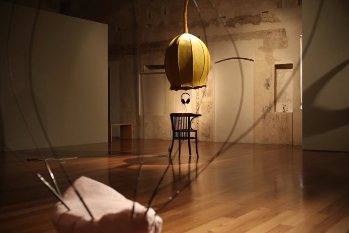 Monique Bastiaans invita a soñar en la intimidad de la sala Dormitori del CCCC con una muestra side-specific