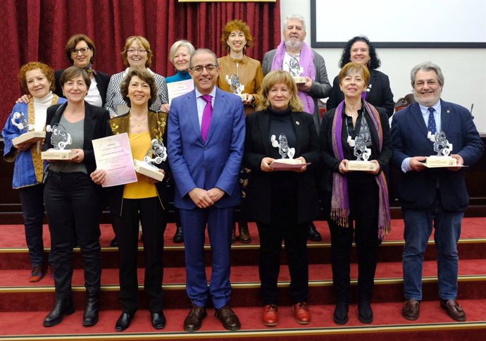 La Universidad de Sevilla premia el compromiso por la igualdad de la comunidad universitaria.