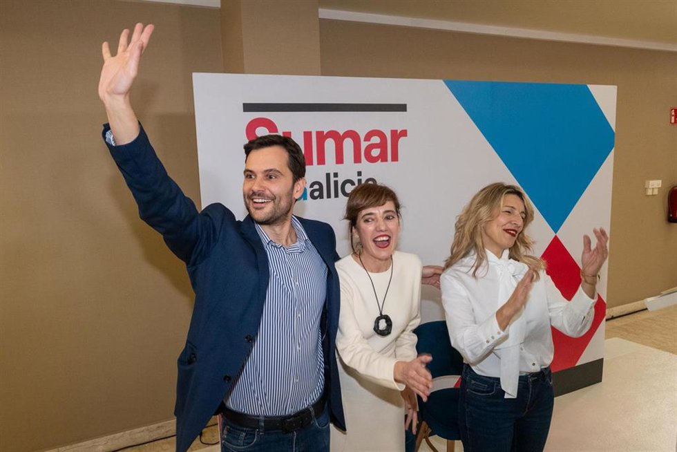 Archivo - (I-D) El portavoz de la comisión promotora de Sumar Galicia, Paulo Carlos López; la candidata para la Presidencia de la Xunta de Galicia, Marta Lois y la líder de Sumar, Yolanda Díaz, durante la presentación de la candidatura de Sumar Galicia 