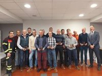 El Gobierno de Navarra homenajea a los 17 bomberos jubilados en 2023 y a una bombera voluntaria fallecida