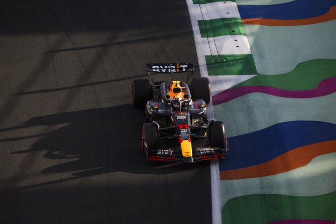 11 PEREZ Sergio (mex), Red Bull Racing RB20, action during the Formula 1 STC Saudi Arabian Grand Prix 2024, 2nd round of the 2024 Formula One World Championship from March 7 to 9, 2024 on the Jeddah Corniche Circuit, in Jeddah, Saudi Arabia 