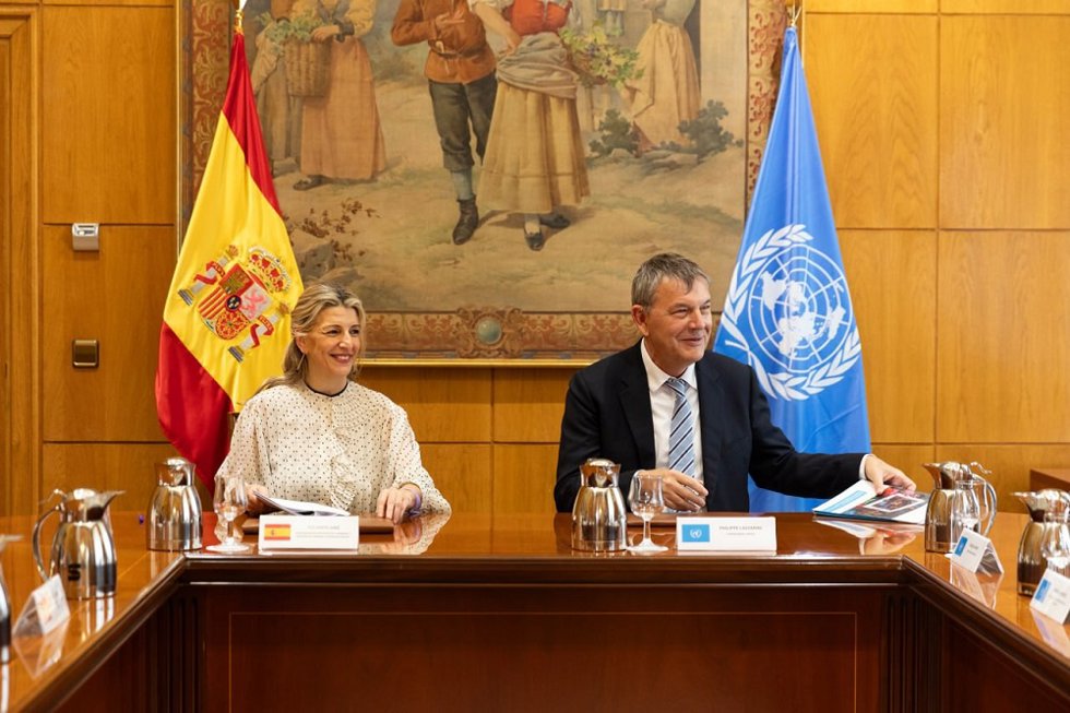 La vicepresidenta segunda y ministra de Trabajo, Yolanda Díaz, se ha reunido hoy con el comisionado general de la Agencia de Naciones Unidas para los Refugiados de Palestina (UNRWA), Philippe Lazzarini.
