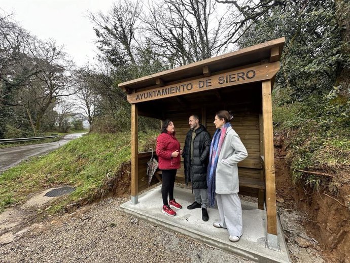 Ángel García, En Una Marquesina