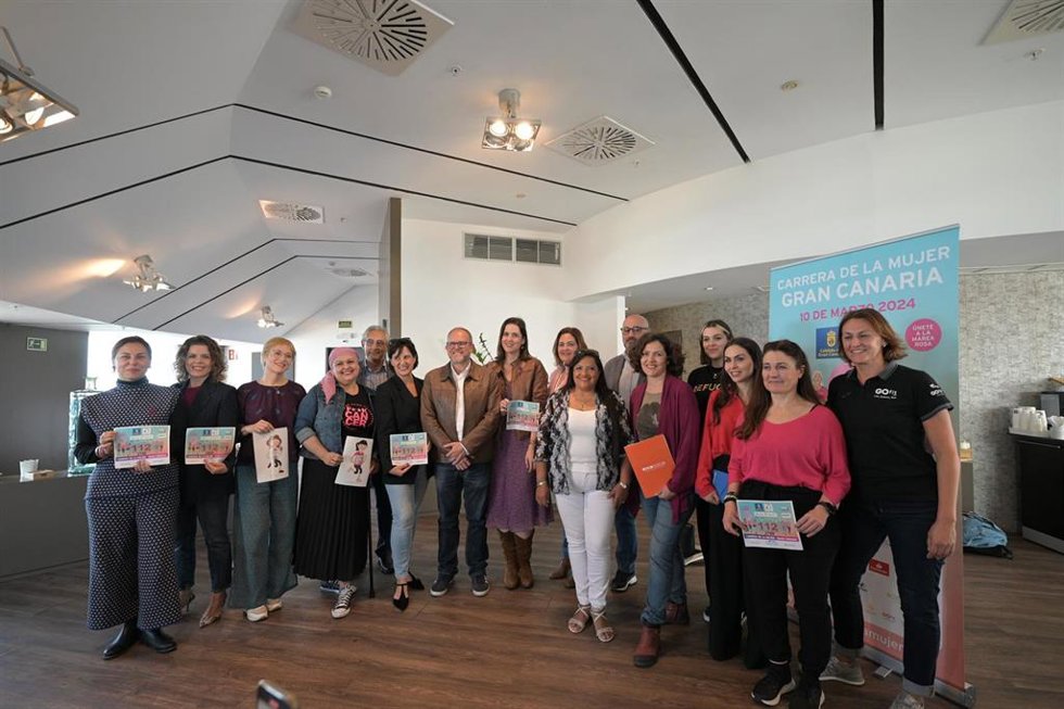 Cerca de 3.000 corredoras inauguran este domingo en Gran Canaria el circuito de la Carrera de la Mujer.