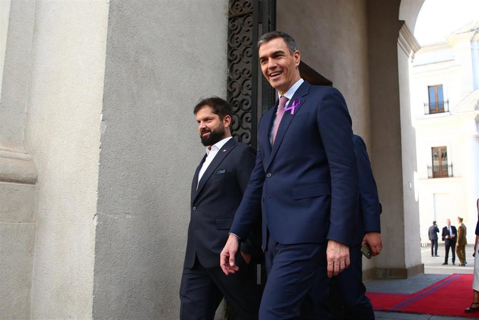 Santiago, 8 de marzo de 2024 El Presidente de la Republica Gabriel Boric recibe al Presidente del Gobierno de España, Pedro Sanchez, en Visita Oficial a nuestro pais. Marcelo Hernandez/Aton Chile Licencia editorial válida solo para España y 3 MESES a pa
