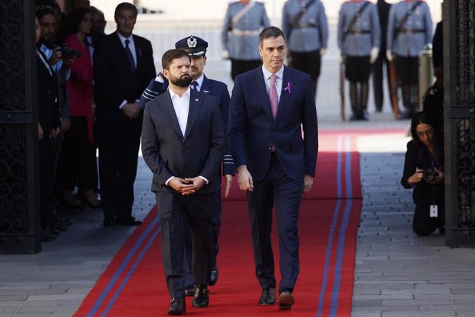 El presidente de Chile, Gabriel Boric, y el presidente del Gobierno de España, Pedro Sánchez
