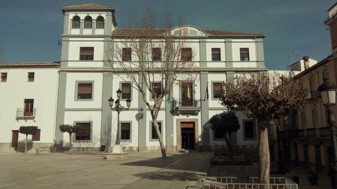 Archivo - Ayuntamiento de Baza (Granada), en imagen de archivo