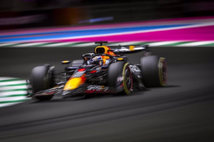 01 VERSTAPPEN Max (nld), Red Bull Racing RB20, action during the Formula 1 STC Saudi Arabian Grand Prix 2024, 2nd round of the 2024 Formula One World Championship from March 7 to 9, 2024 on the Jeddah Corniche Circuit, in Jeddah, Saudi Arabia - Photo Anto